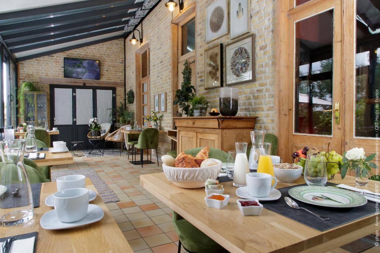 Hotel Les Berges Bourbourg Esterno foto