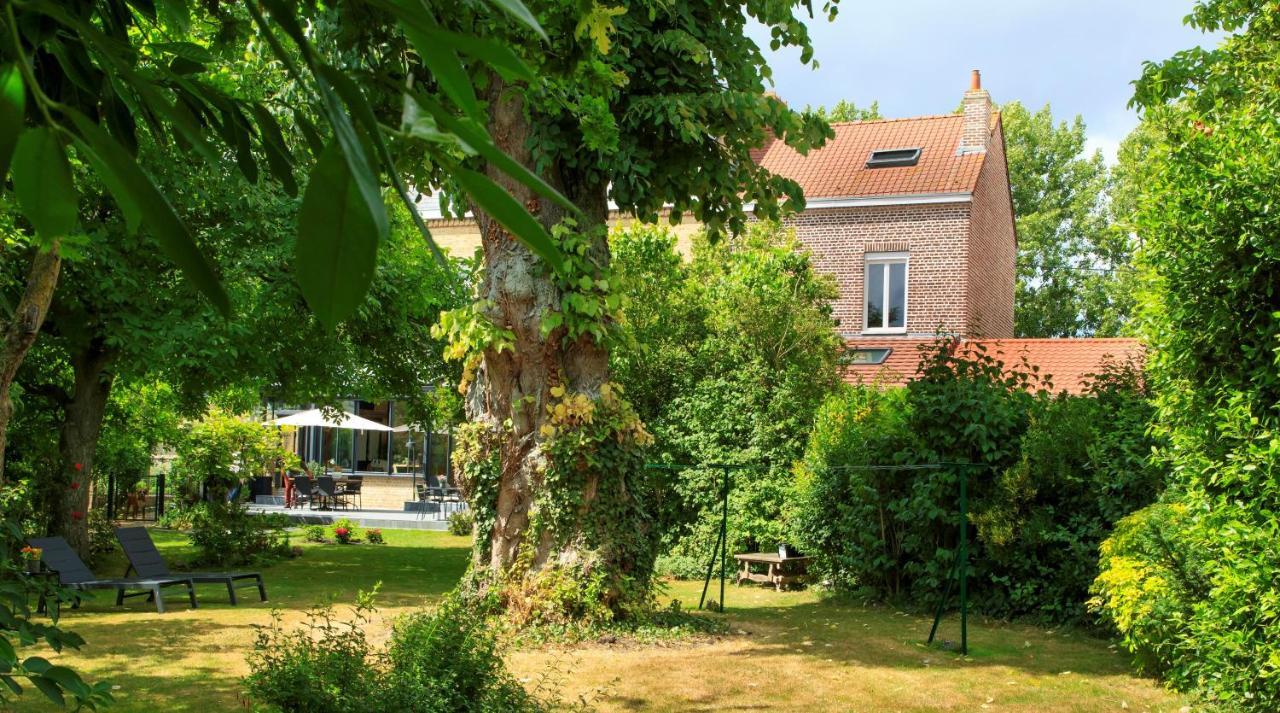 Hotel Les Berges Bourbourg Esterno foto