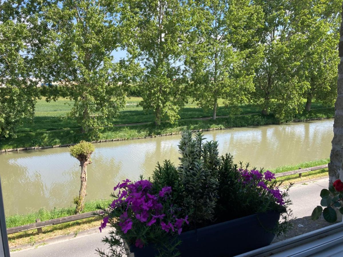 Hotel Les Berges Bourbourg Esterno foto