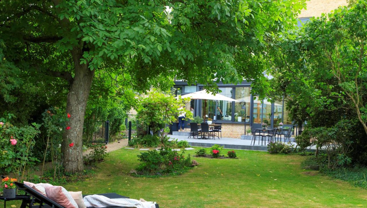 Hotel Les Berges Bourbourg Esterno foto